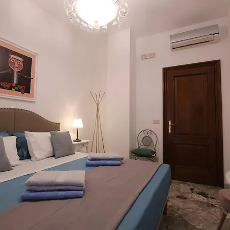 بيت ضيافة Cavour & Savoia