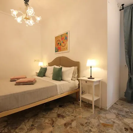 Cavour & Savoia * باري