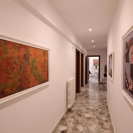 Cavour & Savoia Konukevi Bari