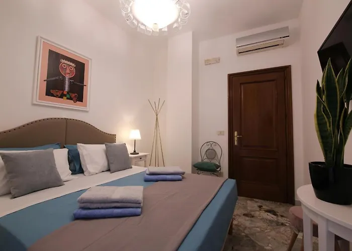 Konukevi Cavour & Savoia