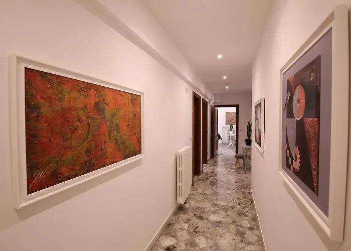 Cavour & Savoia Konukevi Bari