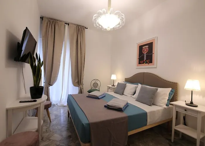 Cavour & Savoia Konukevi *